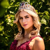 Weinkönigin Christina I. auf der WeinMeile