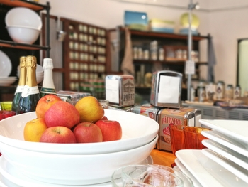 Sündikat, Friedrichstrasse 53